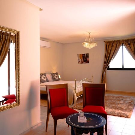Tiguemine Sarah Hotel Douar Akkara Kültér fotó