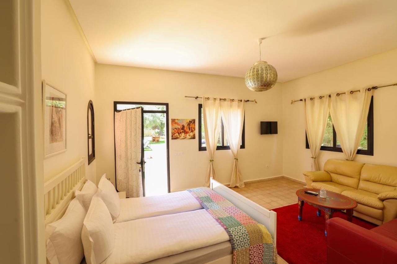 Tiguemine Sarah Hotel Douar Akkara Kültér fotó