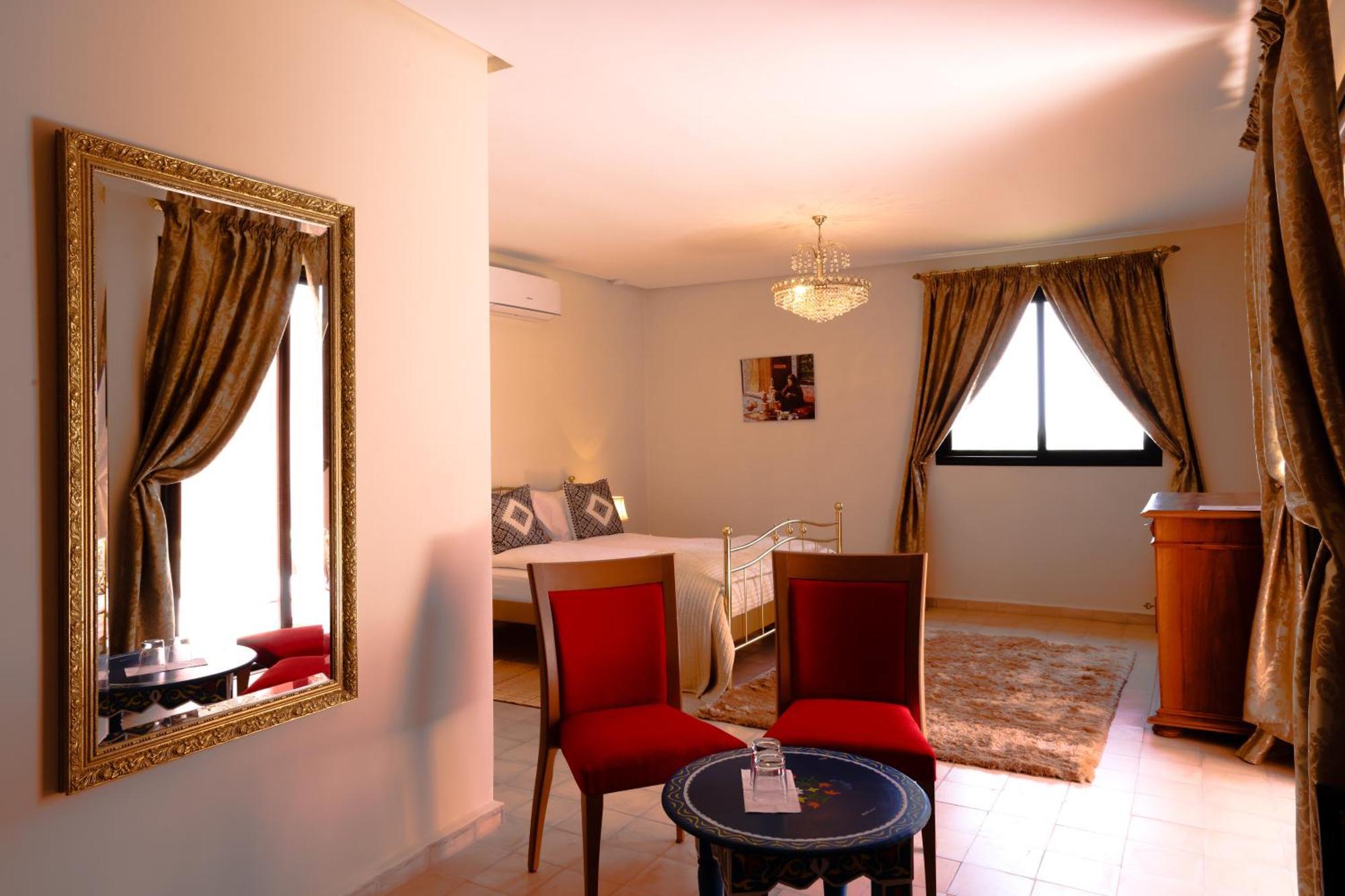 Tiguemine Sarah Hotel Douar Akkara Kültér fotó
