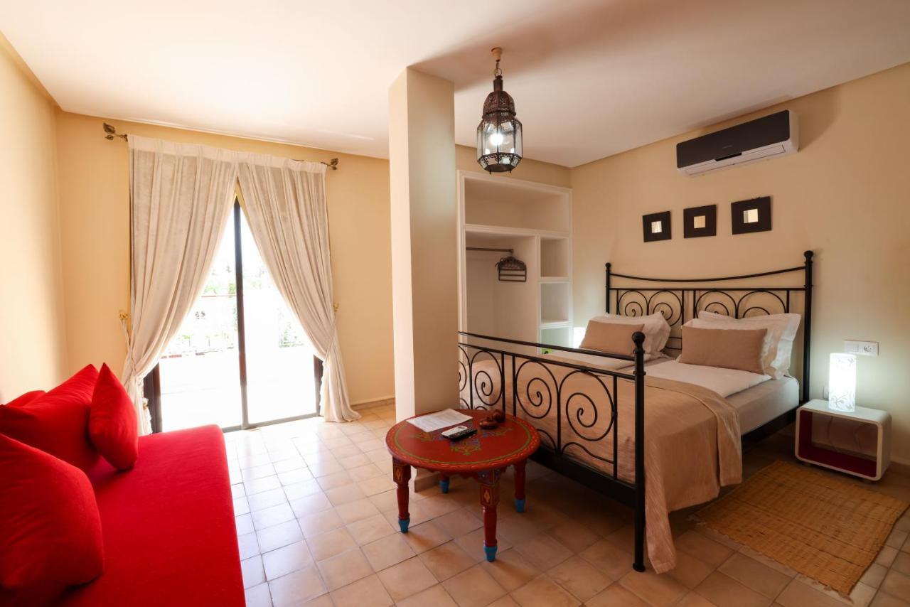 Tiguemine Sarah Hotel Douar Akkara Kültér fotó