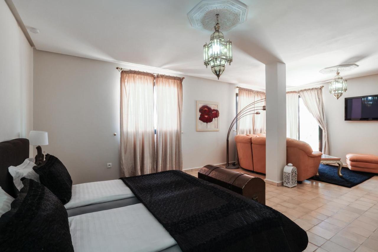 Tiguemine Sarah Hotel Douar Akkara Kültér fotó