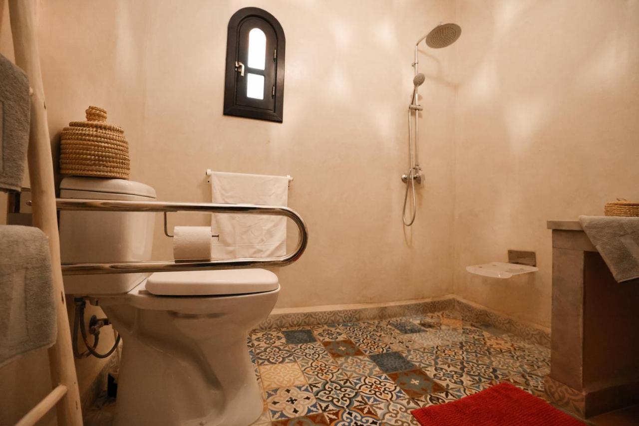 Tiguemine Sarah Hotel Douar Akkara Kültér fotó
