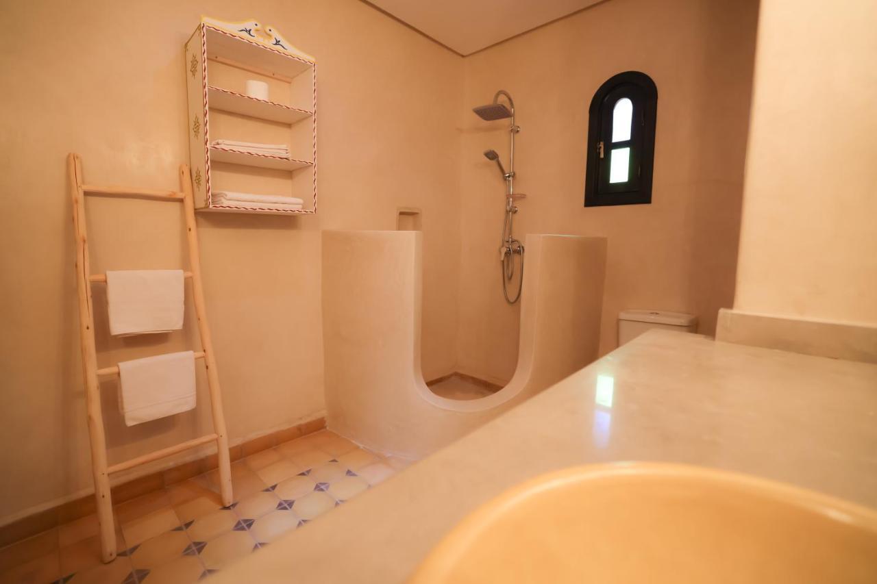 Tiguemine Sarah Hotel Douar Akkara Kültér fotó