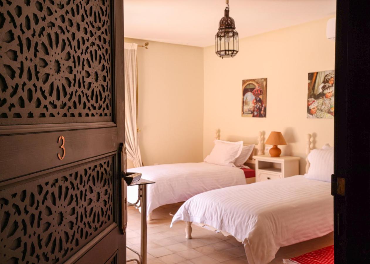 Tiguemine Sarah Hotel Douar Akkara Kültér fotó