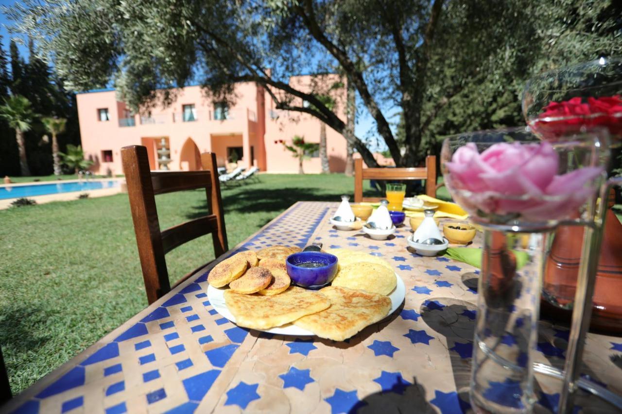 Tiguemine Sarah Hotel Douar Akkara Kültér fotó